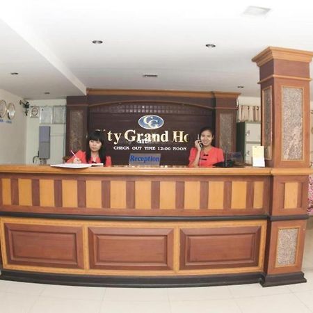 City Grand Hotel Mandalay Bagian luar foto