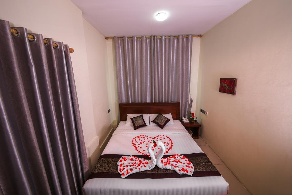 City Grand Hotel Mandalay Bagian luar foto