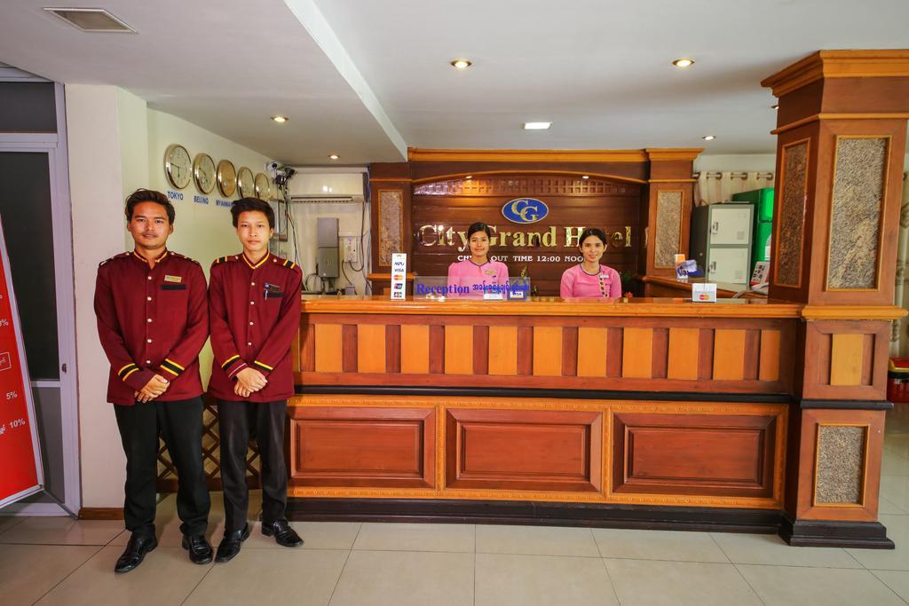 City Grand Hotel Mandalay Bagian luar foto