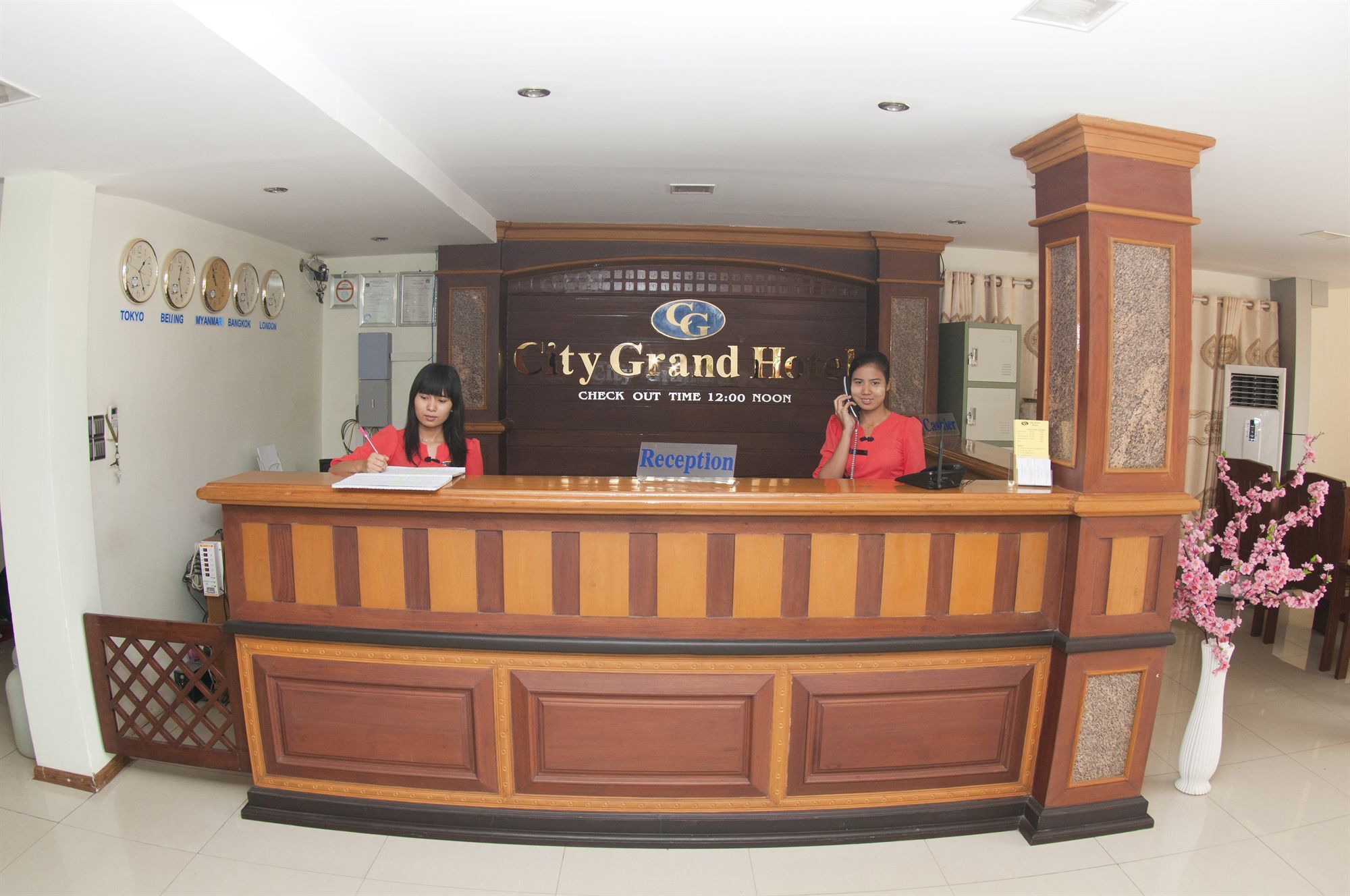 City Grand Hotel Mandalay Bagian luar foto